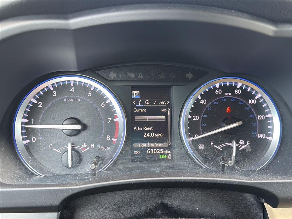 Used 2017 Blizzard Pearl Toyota XLE image 8