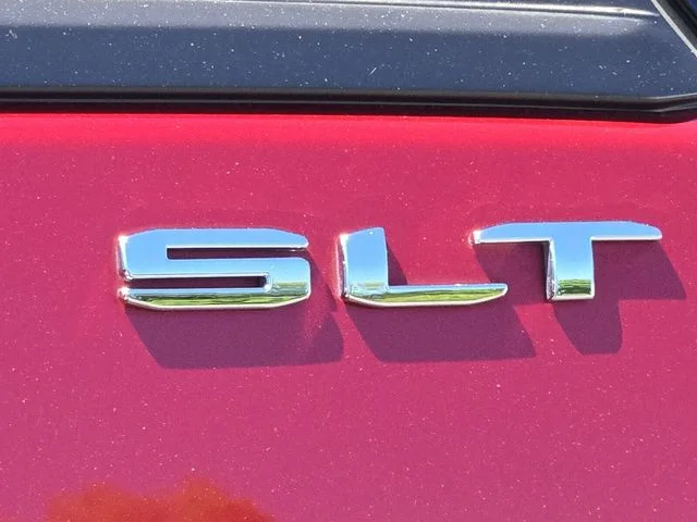 Used 2022 Red GMC SLT image 11