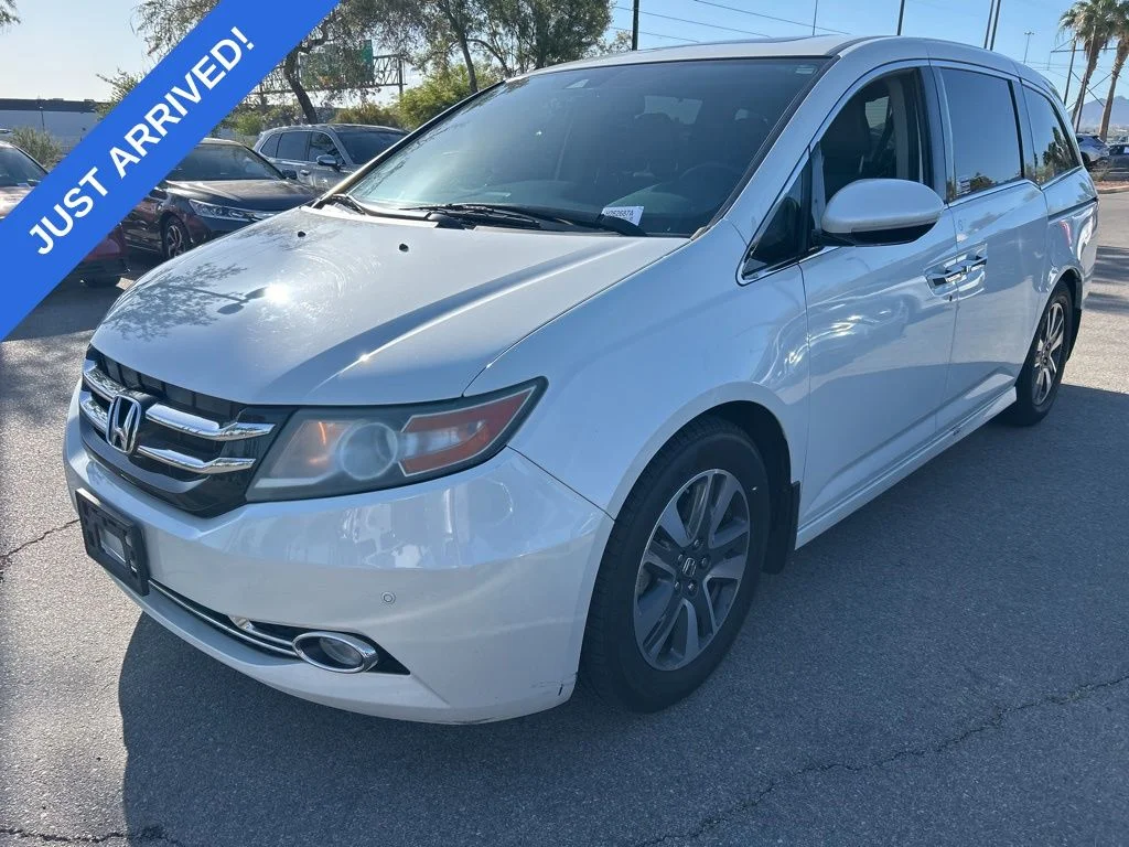 2016 Honda Odyssey Touring's photo