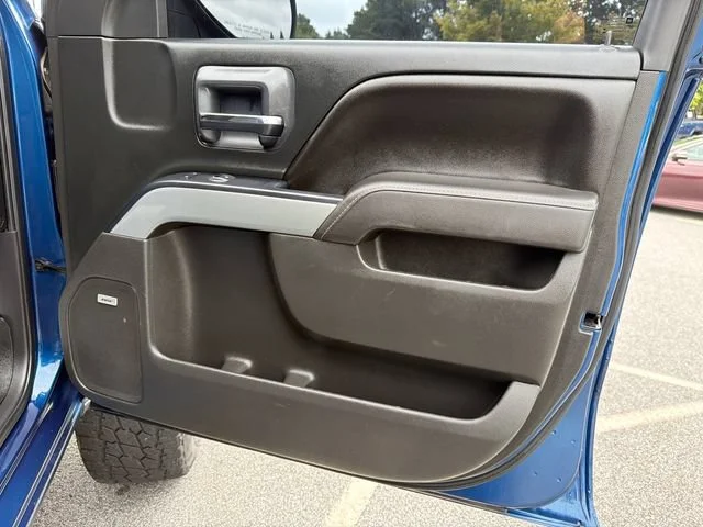 Used 2017 DEEP OCEAN BLUE METALLIC Chevrolet LT image 14