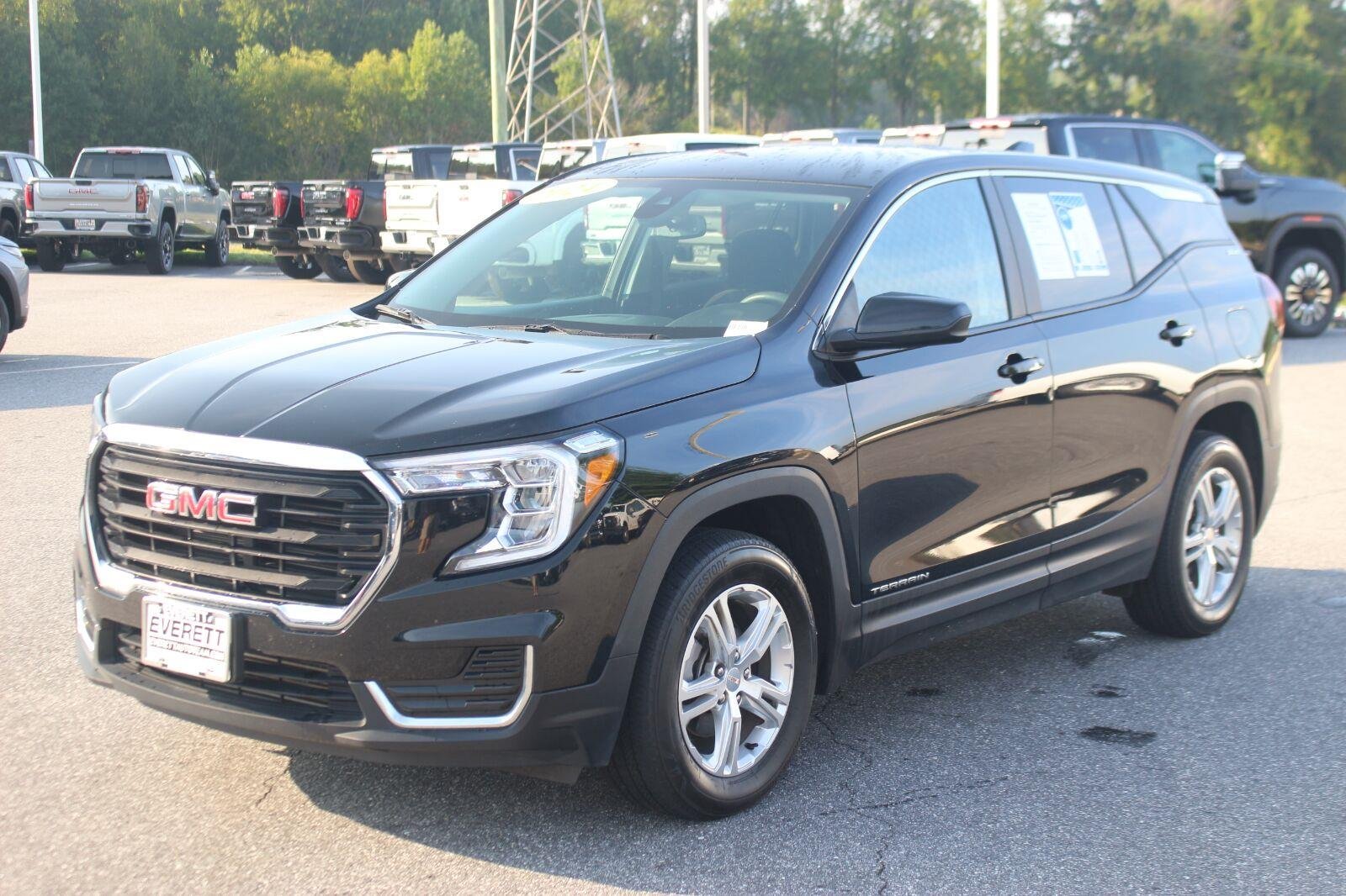 Used 2024 Ebony Twilight Metallic GMC SLE image 3