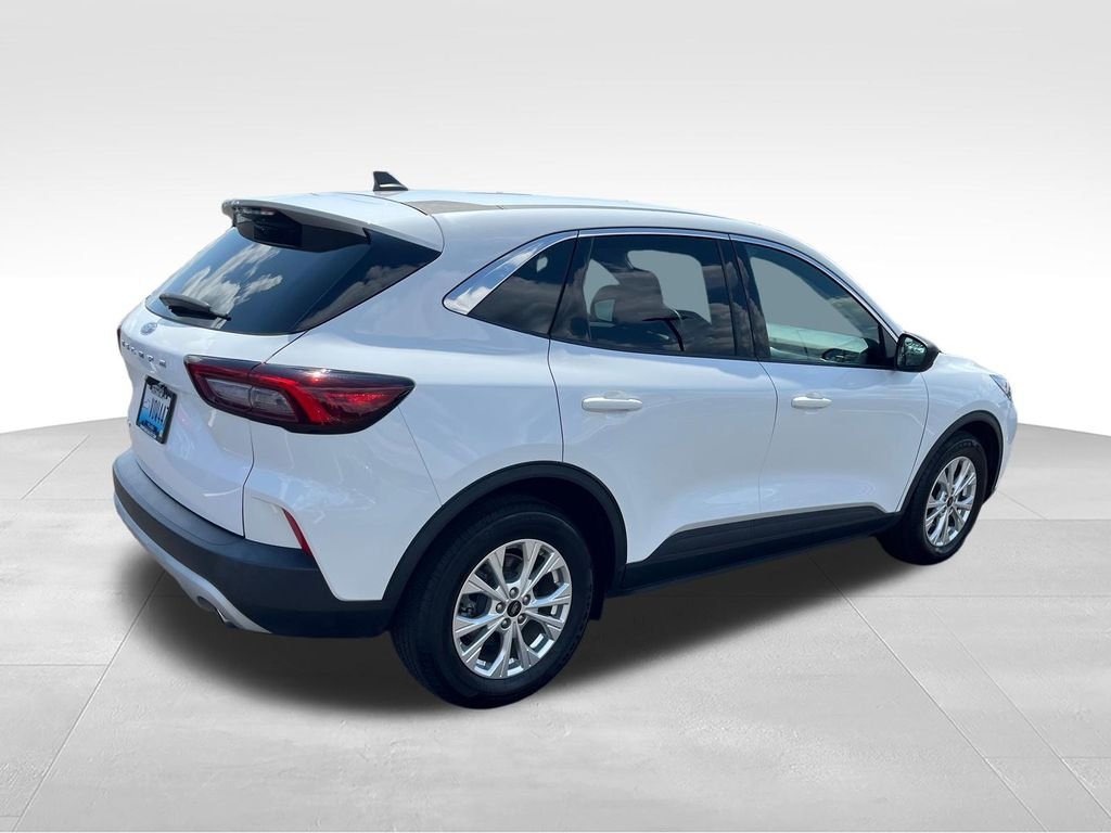 Used 2023 White Ford Active image 5