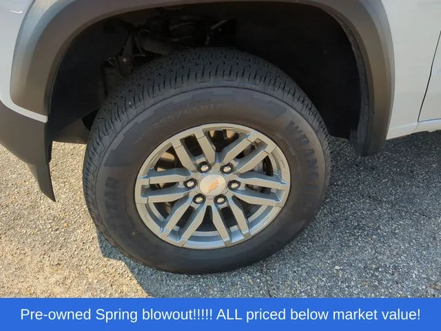 Used 2025 White Chevrolet Trail Boss image 9