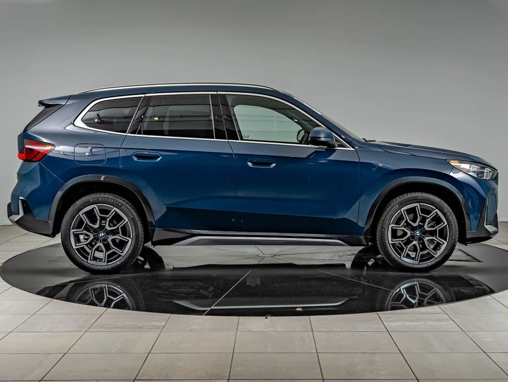 New 2026 Night Dusk Blue Metallic BMW xDrive28i image 4