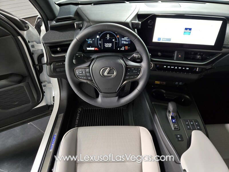 2025 Lexus UX 300h Premium - Photo 14