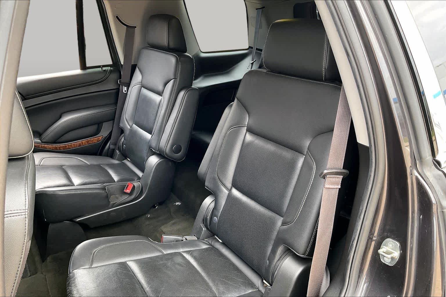 Used 2017 TUNGSTEN METALLIC Chevrolet Premier image 18