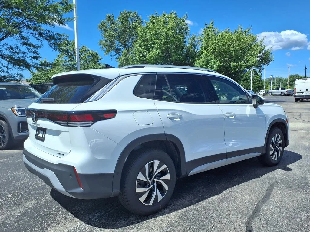New 2026 Pure White Volkswagen 2.0T SE image 2
