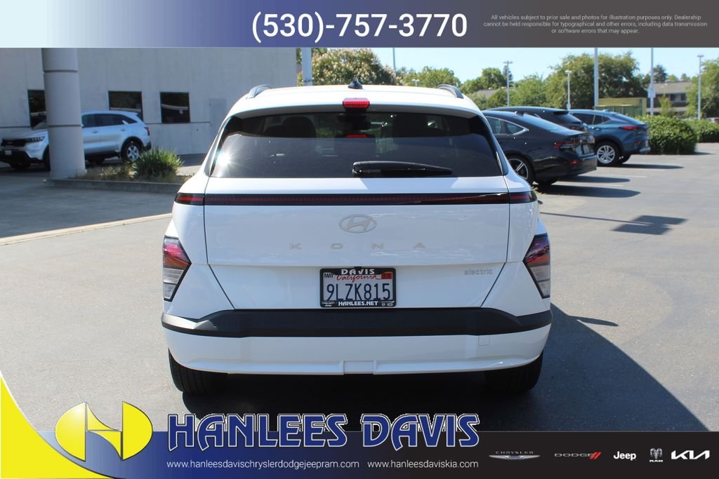 Used 2024 White Hyundai SEL image 8