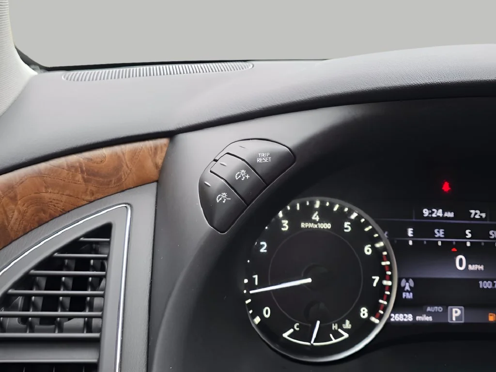 Used 2023 Gun Metallic Nissan SL image 25