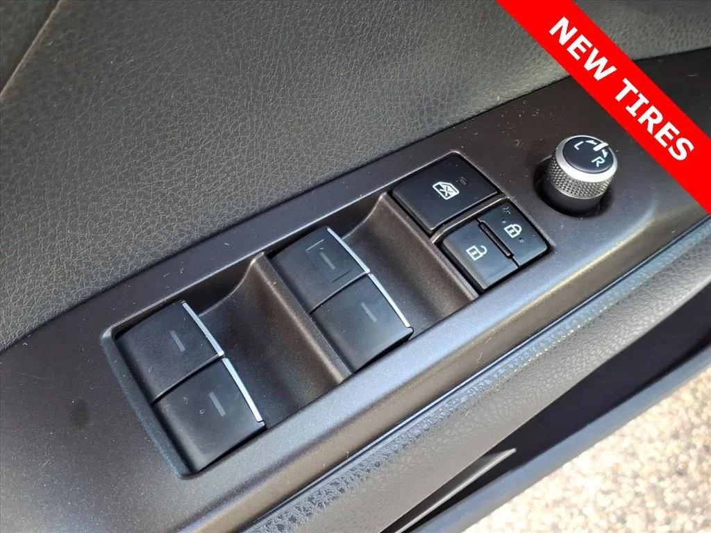 2023 Toyota Camry XSE - Photo 11