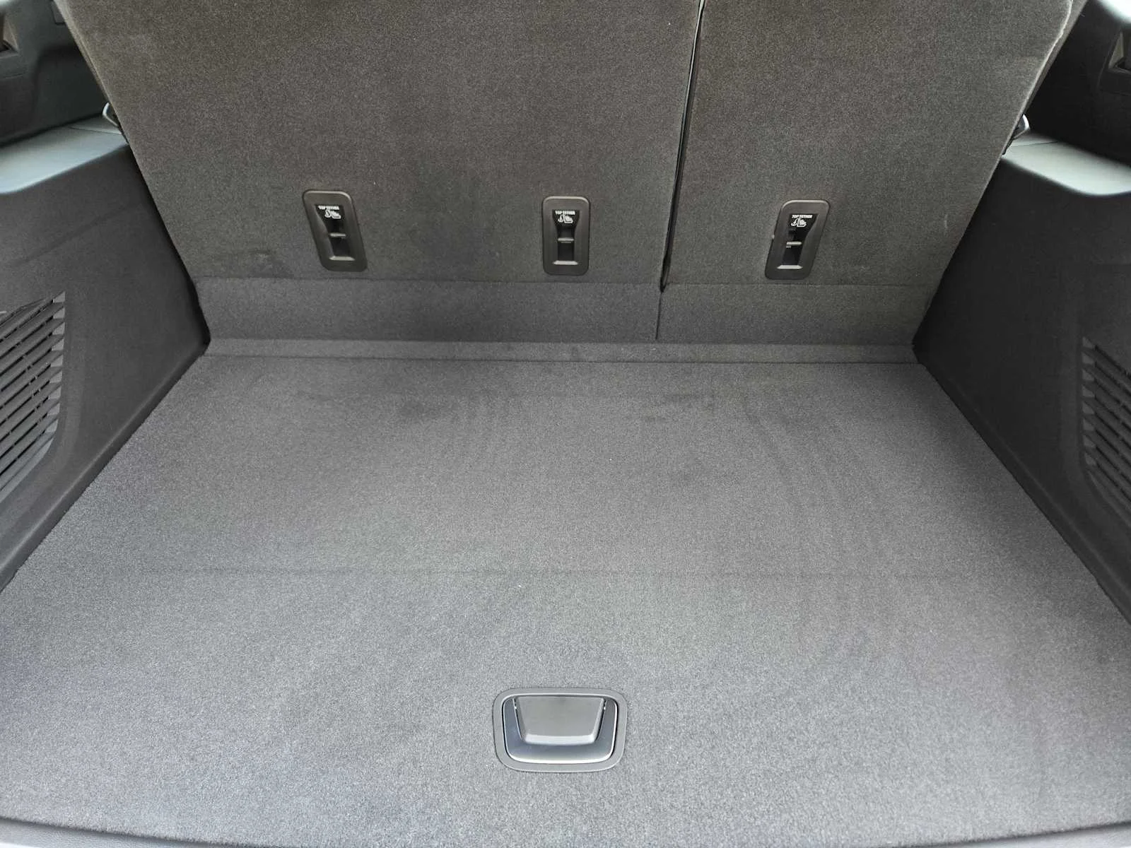 New 2026 Sterling Metallic GMC Denali image 21