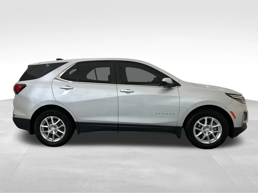 Used 2022 Silver Ice Metallic Chevrolet LT image 6