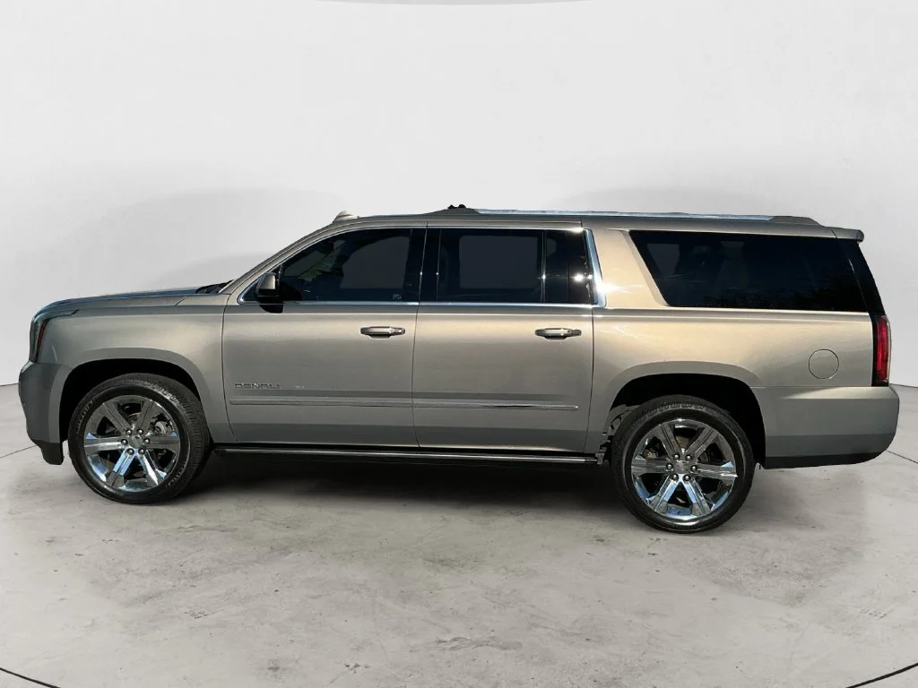 Used 2019 PEPPERDUST METALLIC GMC Denali image 12