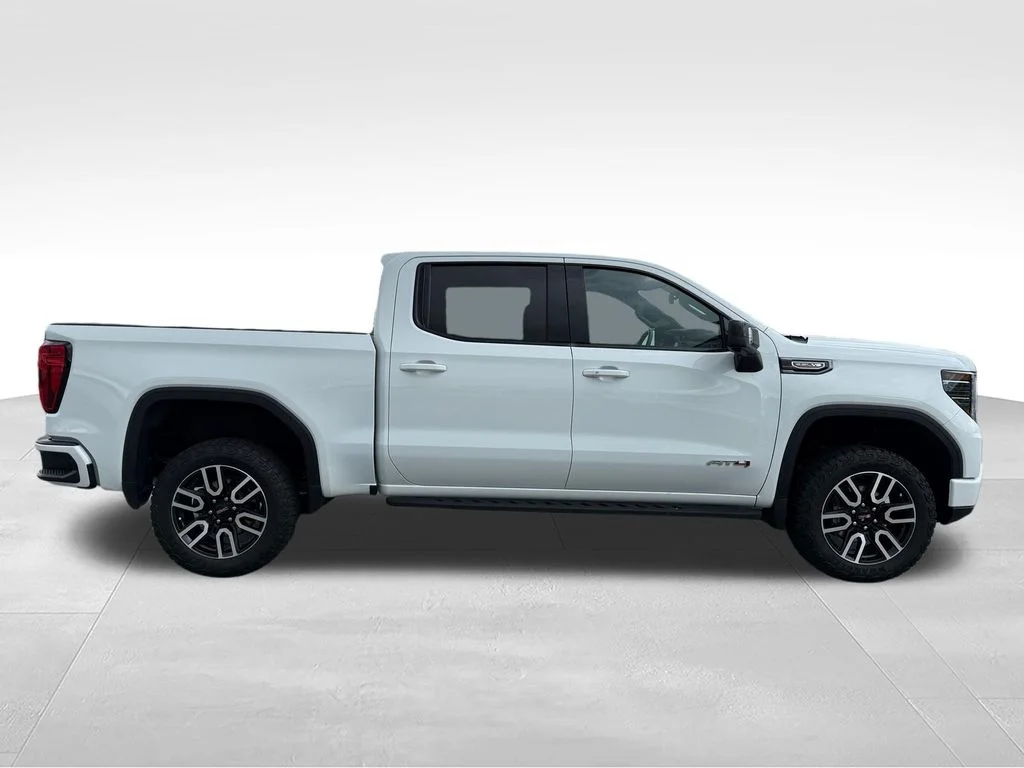 Used 2025 White GMC AT4 image 29