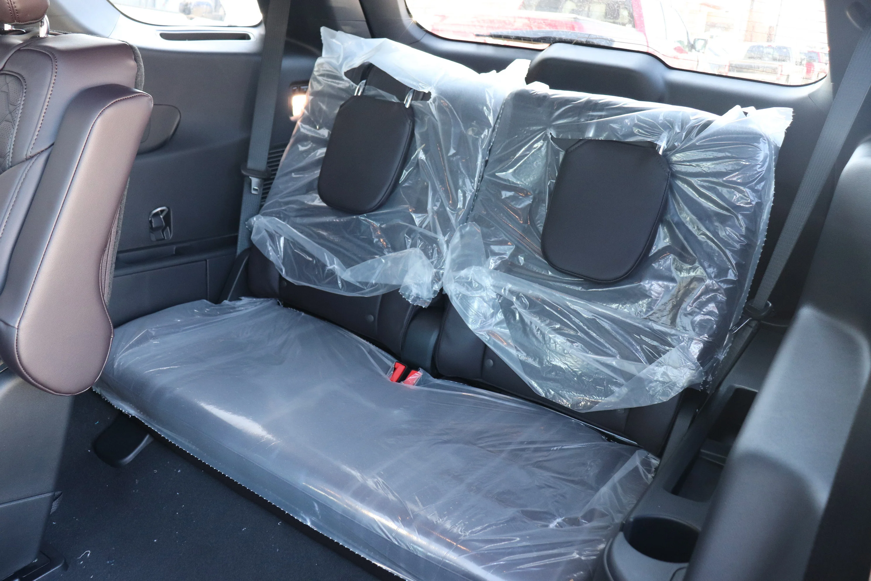New 2026 CARBONIZED GREY METALLIC Ford Platinum image 14