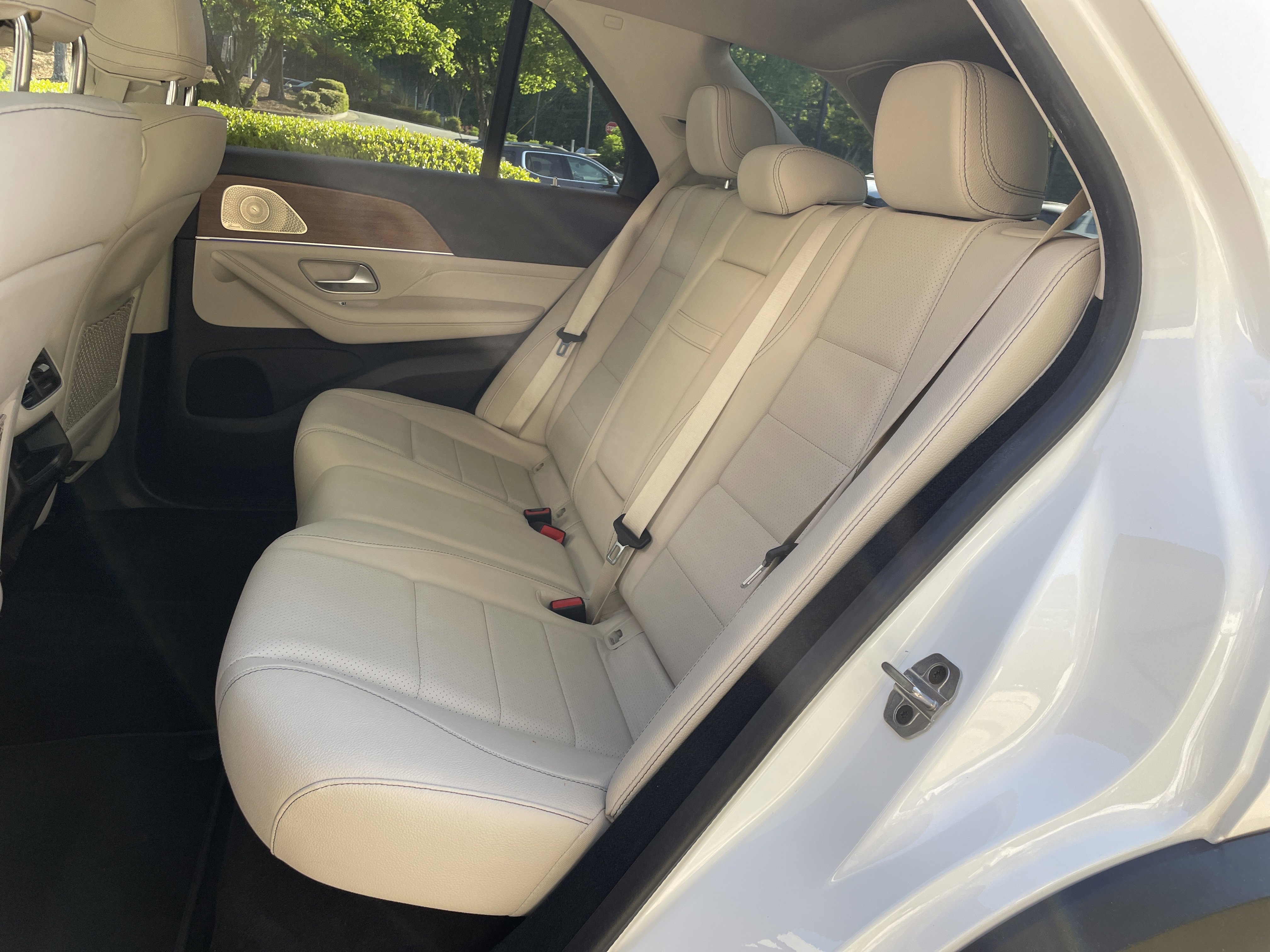 Certified Used 2024 Polar White Mercedes-Benz GLE 450 4MATIC® SUV image 39