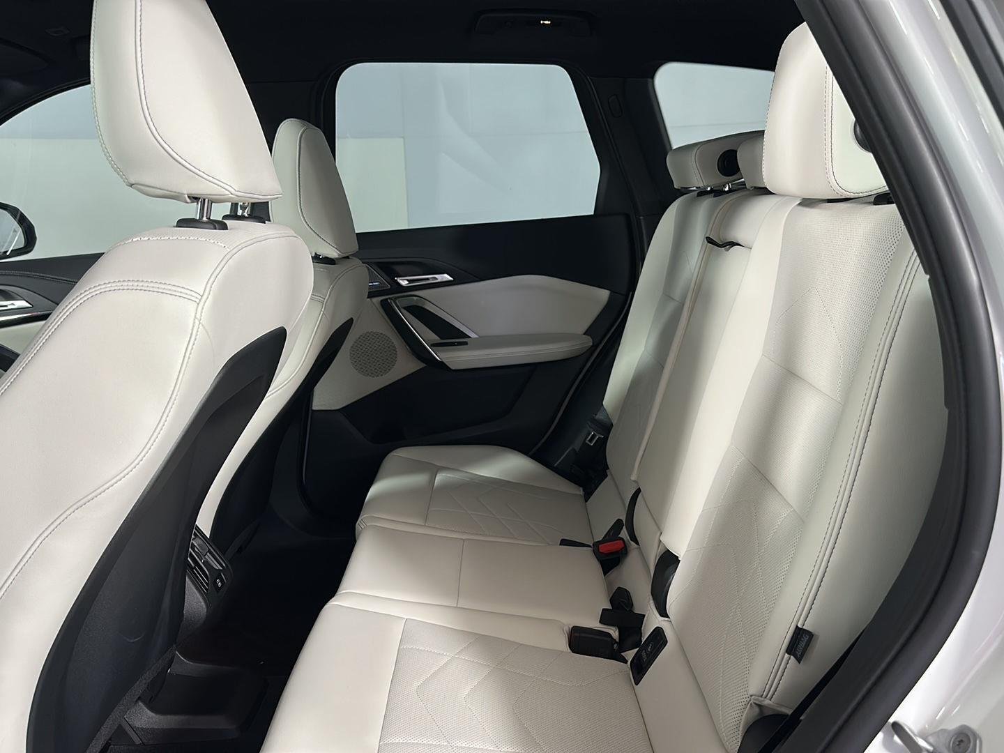 New 2026 Alpine White BMW xDrive28i image 21