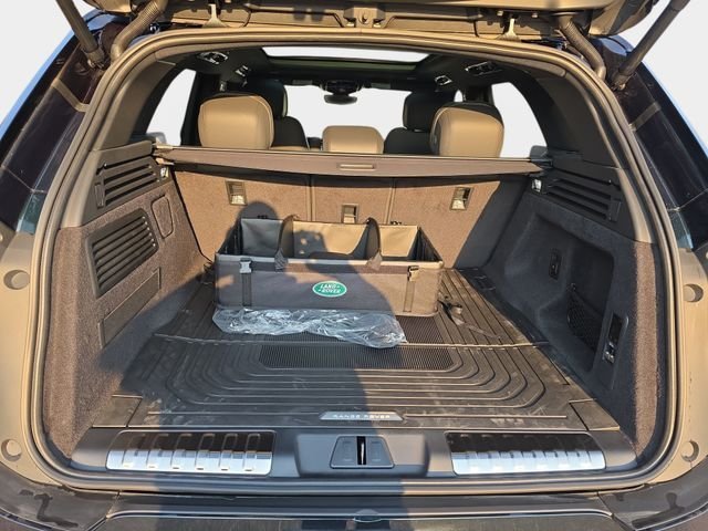 New 2026 British Racing Green LAND ROVER Dynamic SE image 10