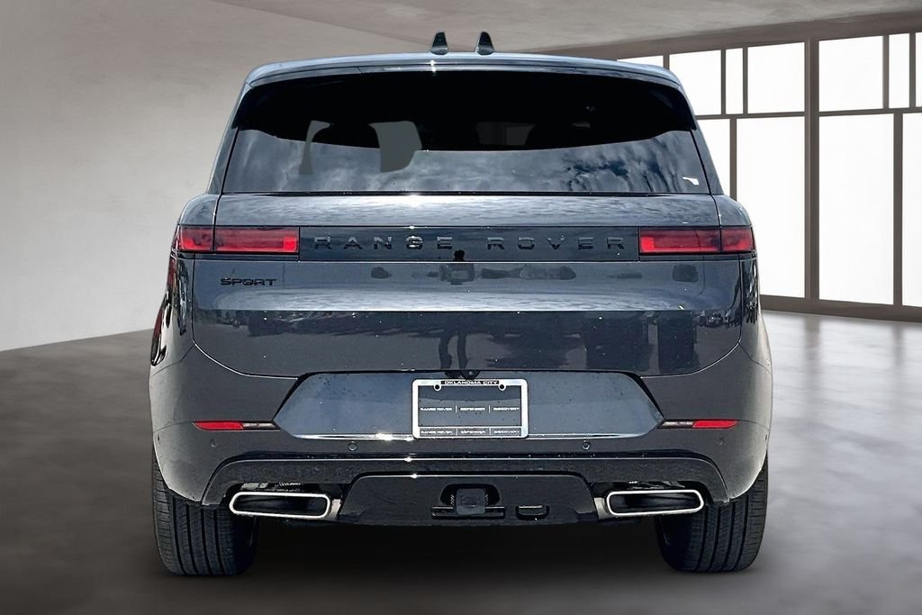 New 2026 Carpathian Grey LAND ROVER Dynamic SE image 4