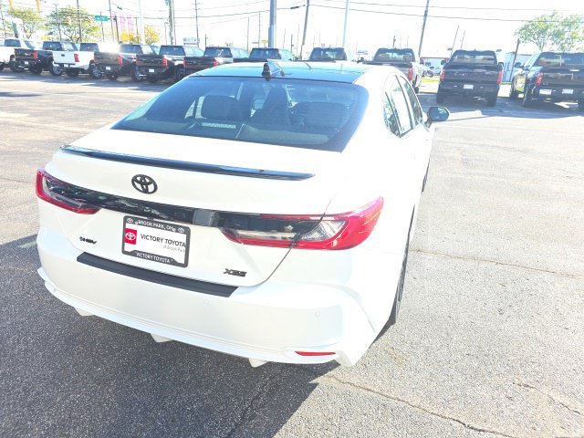 New 2026 Wind Chill Pearl <sup>1</sup> Toyota  XSE image 7