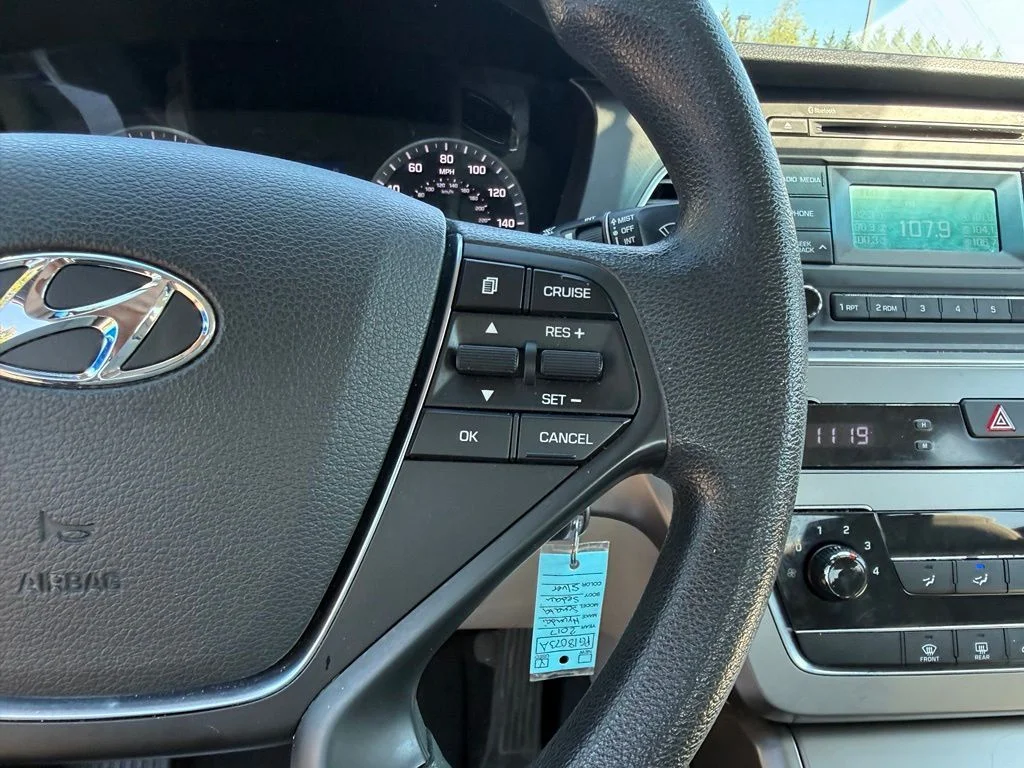 Used 2017 Silver Hyundai Base image 12