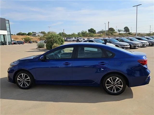 Used 2024 Blue KIA LXS (IVT) image 2