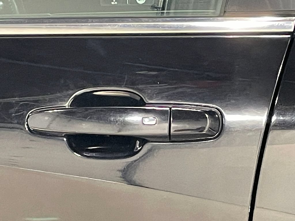 Used 2020 MOSAIC BLACK METALLIC Chevrolet LT image 18