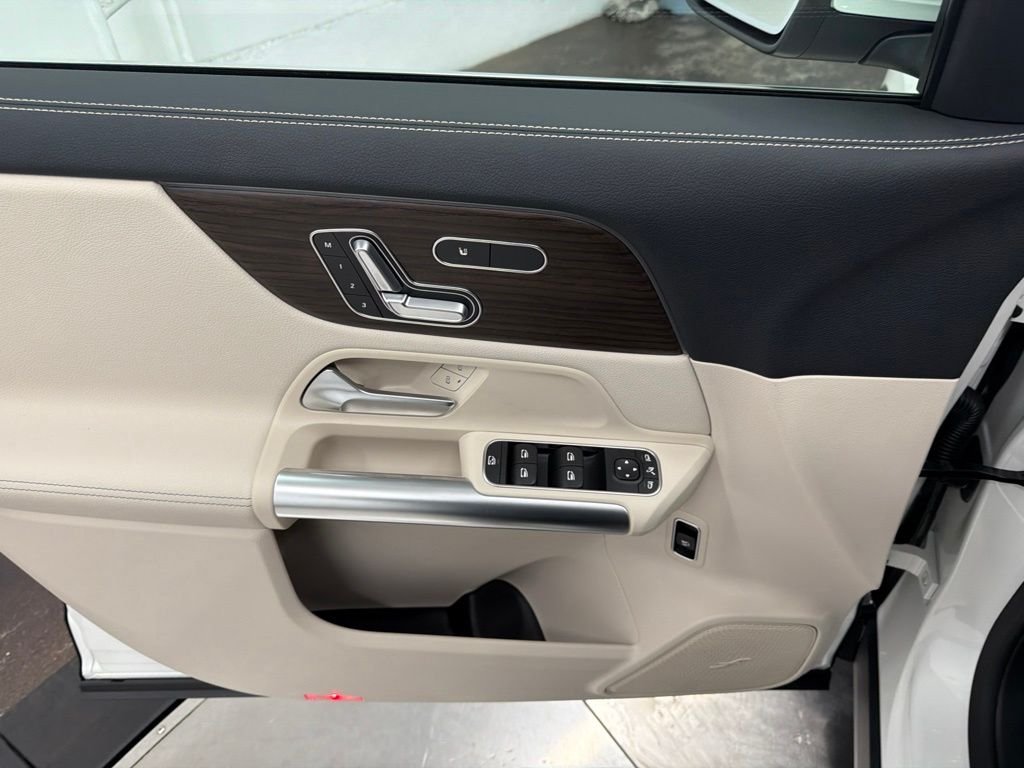 New 2026 Polar White Mercedes-Benz GLA 250 image 17