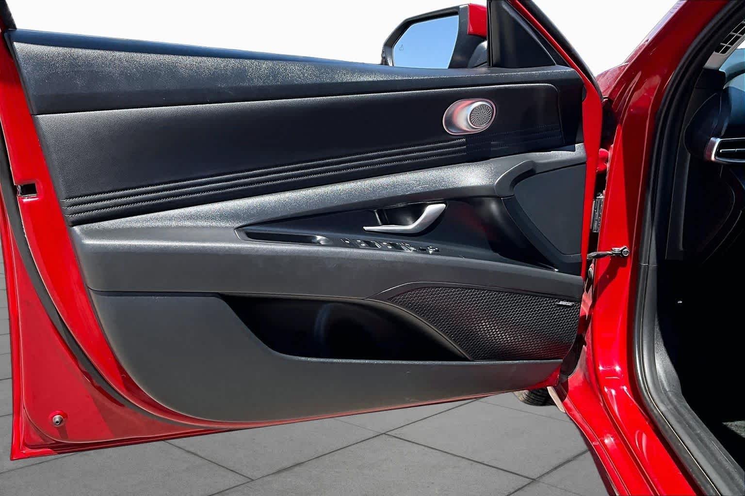 Used 2025 Ultimate Red Hyundai Limited image 21