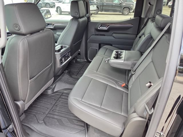 2026 GMC Sierra 1500 SLT - Photo 7