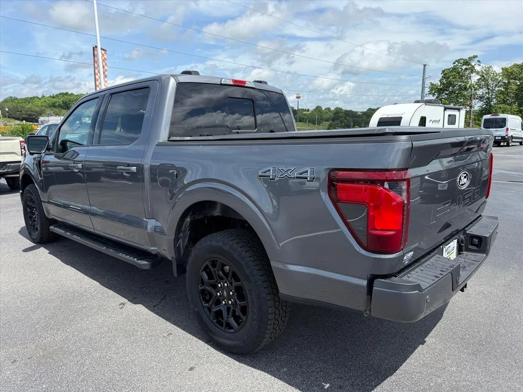 Certified Used 2025 Gray Ford XLT image 5