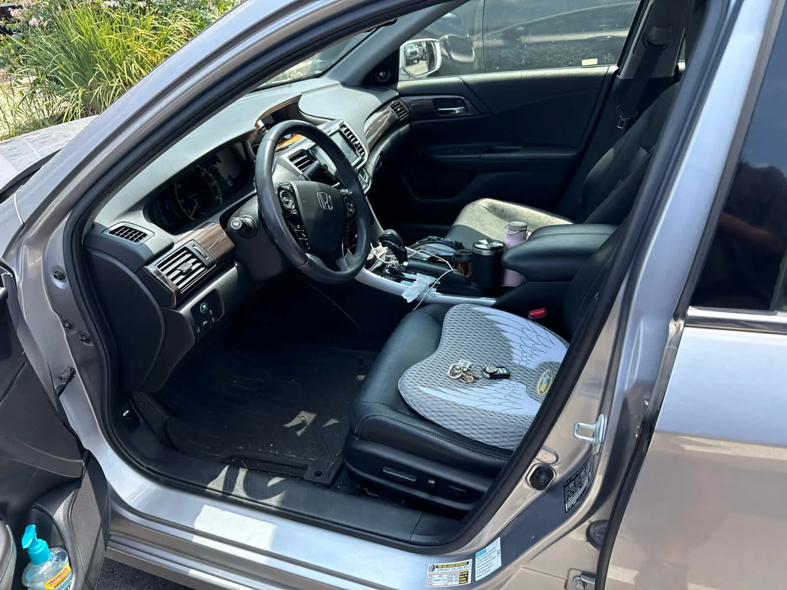 Used 2017 Lunar Silver Metallic Honda Touring image 8