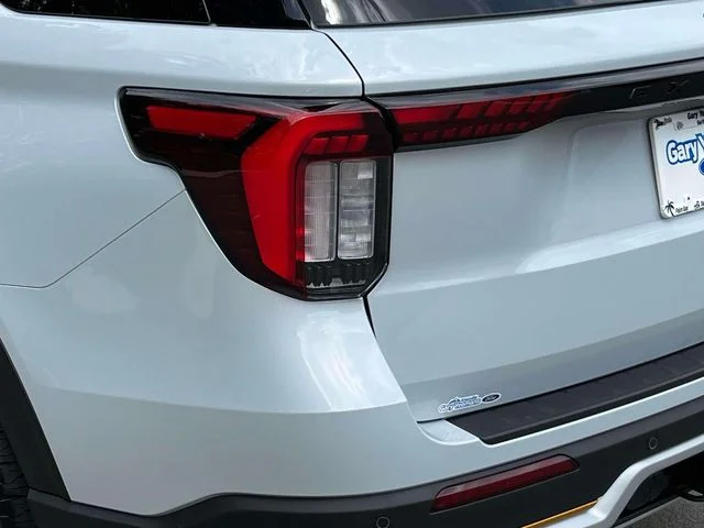 New 2026 Space White Metallic Ford Tremor® image 10