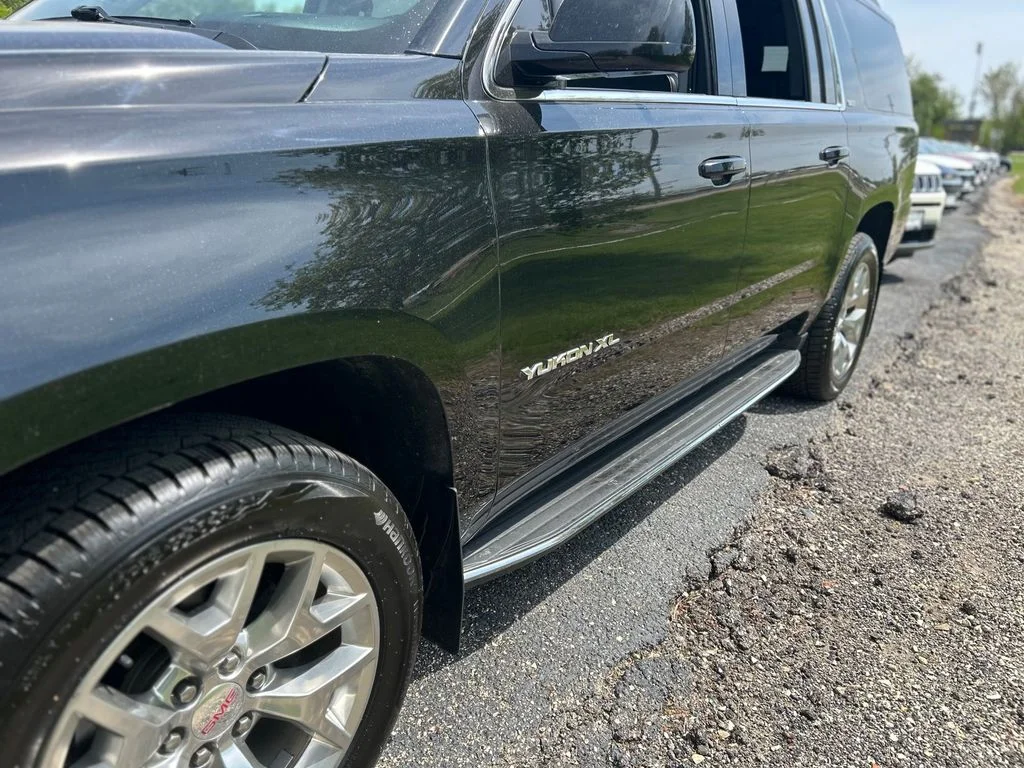 Used 2019 Black GMC SLT image 40