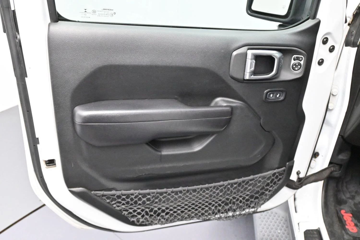 Used 2020 Bright White Clearcoat Jeep Sport S image 9