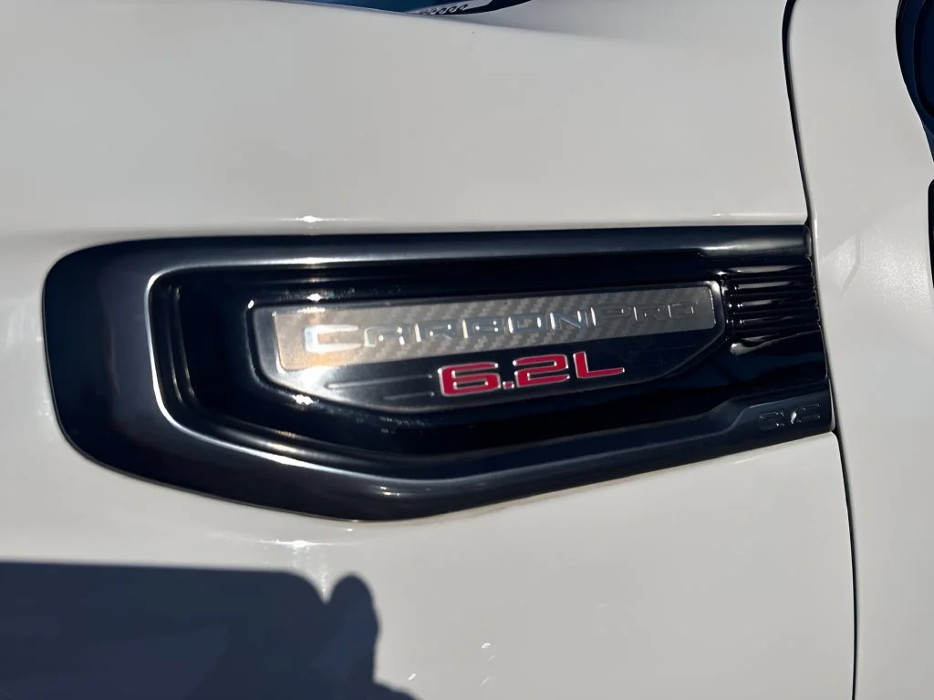 Used 2022 White GMC AT4 image 37