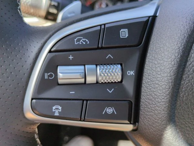 Used 2025 Silver Genesis 2.5T image 16