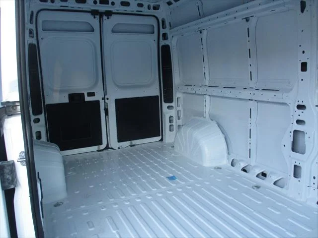 New 2026 Bright White Clear-Coat Exterior Paint RAM Tradesman image 21