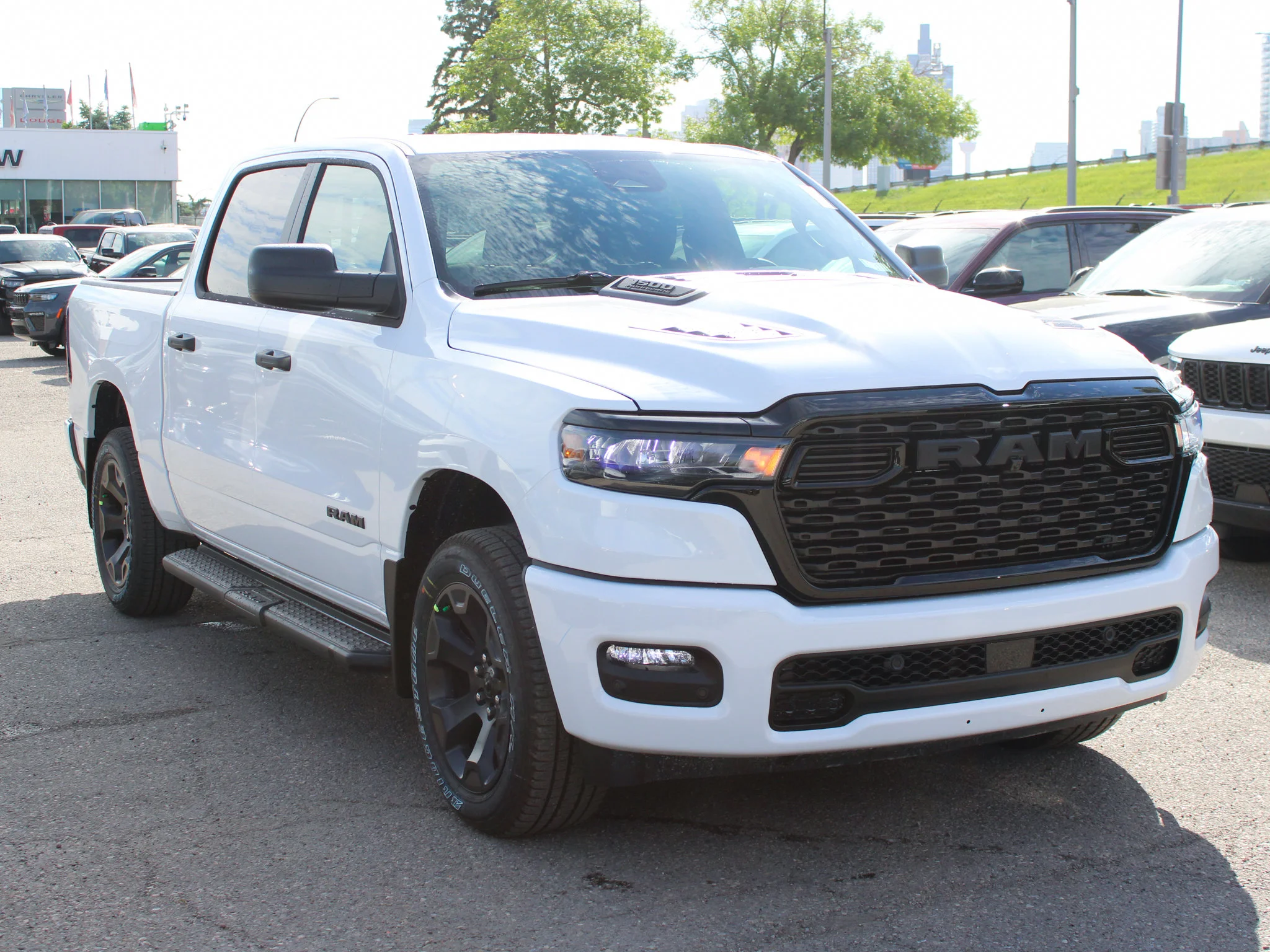 New 2026 White RAM Express* image 7