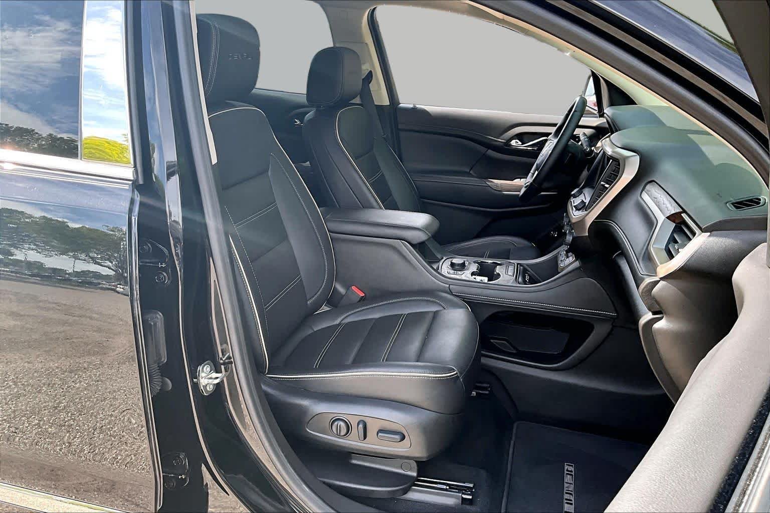 Used 2023 Ebony Twilight Metallic GMC Denali image 9