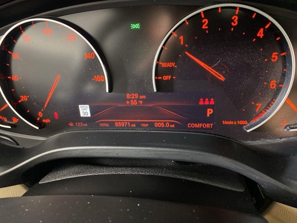 Used 2021 White Metallic BMW xDrive30i image 17