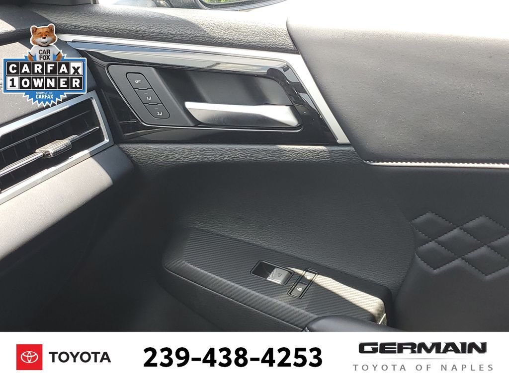 Used 2025 Black Mitsubishi SEL Black Edition image 27