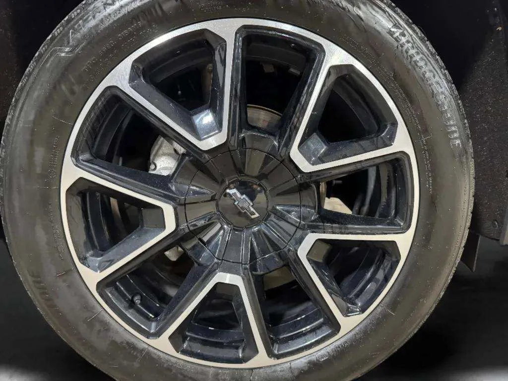 2024 Chevrolet Suburban RST - Photo 36