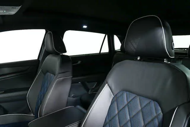 2026 Volkswagen Atlas Cross Sport SEL Premium R-LINE - Photo 7