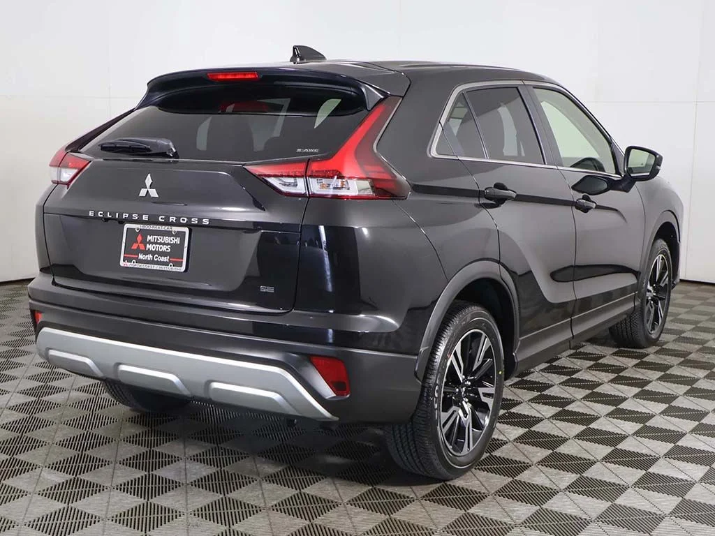 New 2026 Black Mitsubishi SE image 10