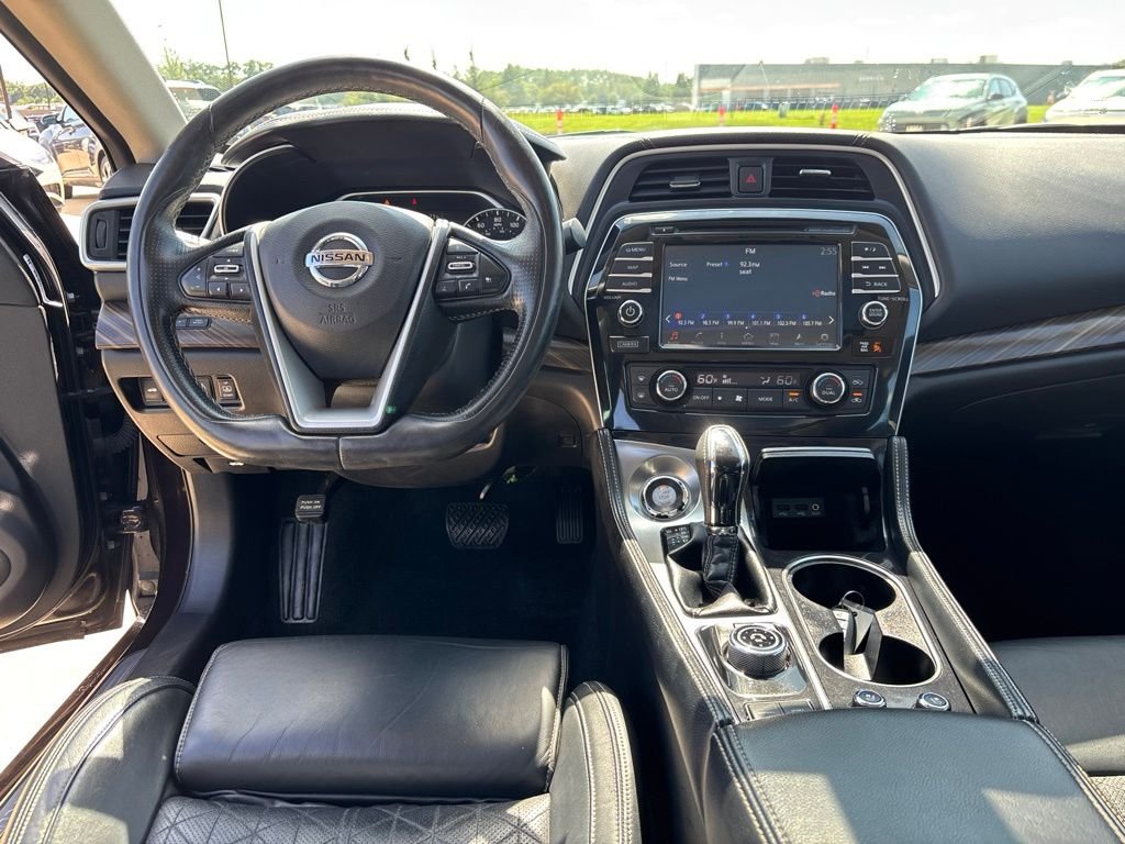 Used 2016 Bordeaux Nissan Platinum image 35