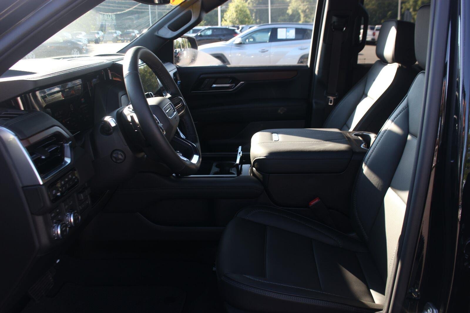 Used 2026 Onyx Black GMC Denali image 17