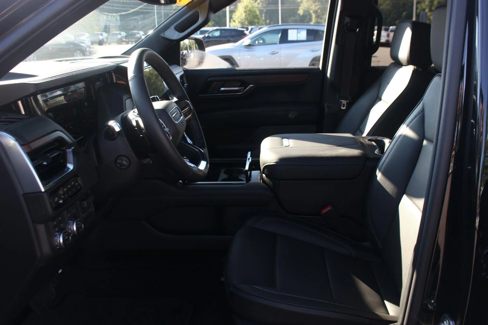 Used 2026 Onyx Black GMC Denali image 17