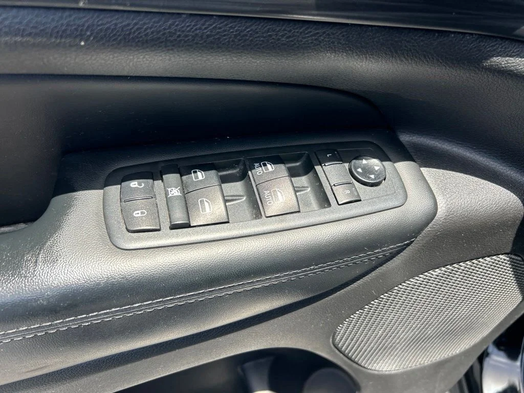 Used 2021 Black Jeep Laredo E image 35