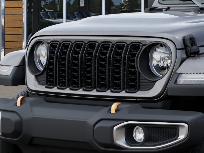 New 2026 Granite Crystal Metallic Clearcoat Jeep 85th Anniversary Edition image 37